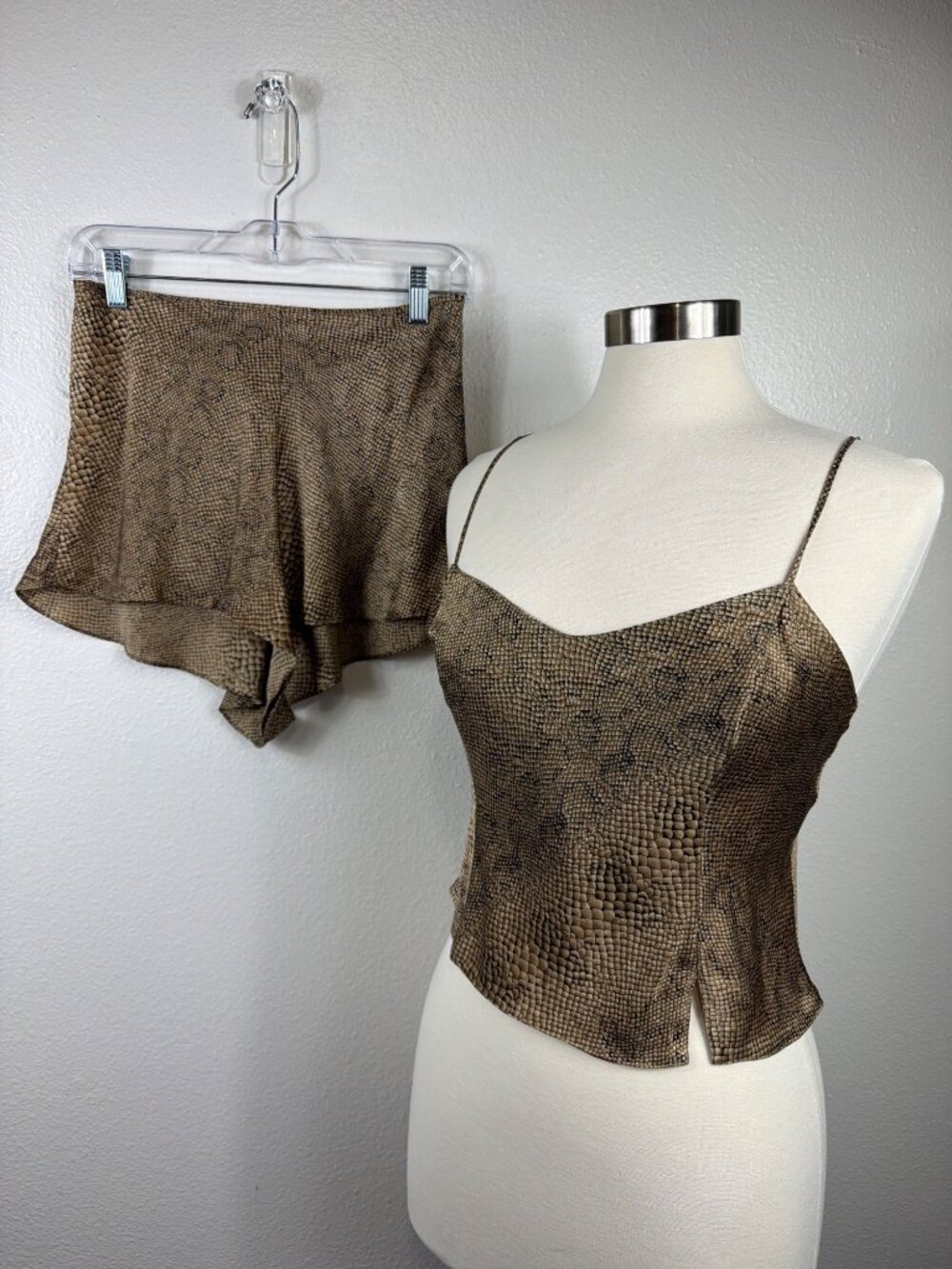 Vintage Victoria's Secret Silk Snake Print Set Y2K Cami Shorts XS/S (Tagged M) - Picture 3 of 16